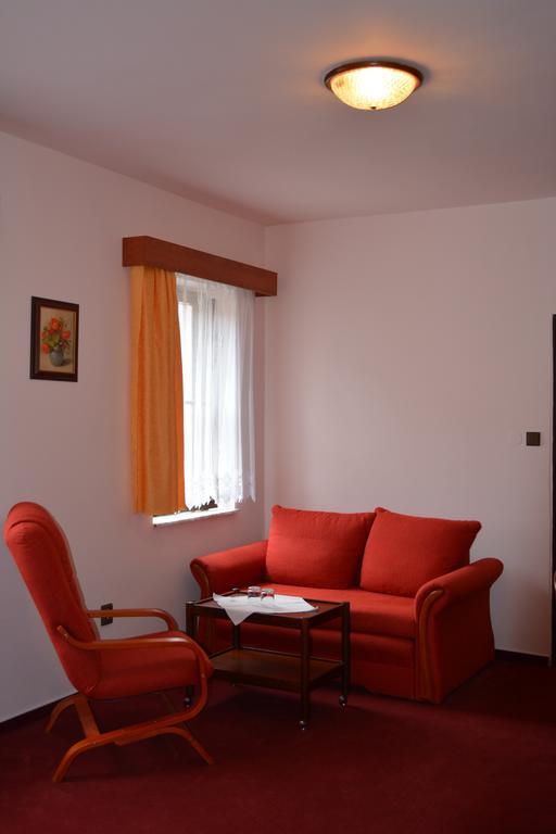 Hotel Koruna Karlstejn Phòng bức ảnh