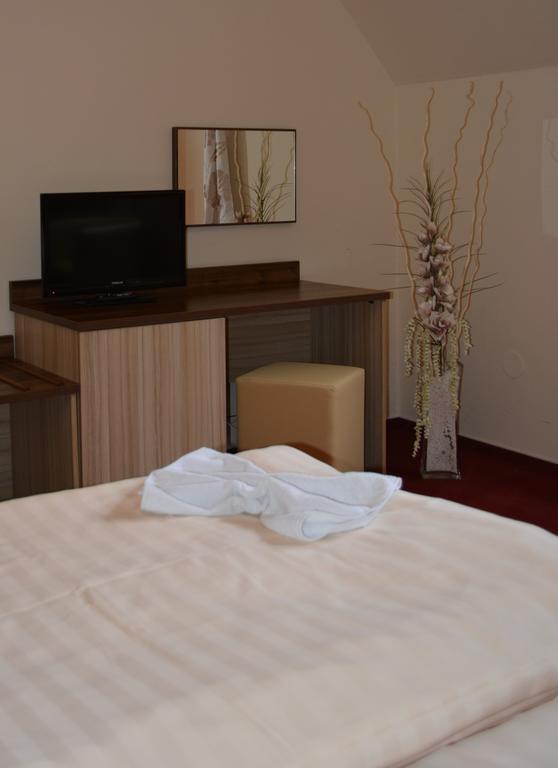Hotel Koruna Karlstejn Phòng bức ảnh