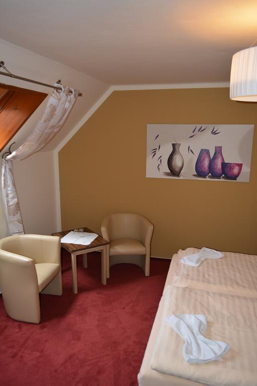 Hotel Koruna Karlstejn Phòng bức ảnh