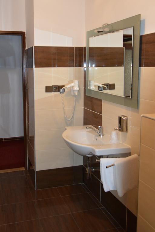 Hotel Koruna Karlstejn Phòng bức ảnh