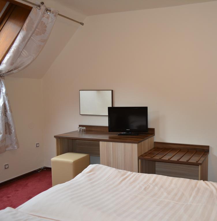 Hotel Koruna Karlstejn Phòng bức ảnh