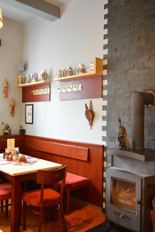 Hotel Koruna Karlstejn Ngoại thất bức ảnh