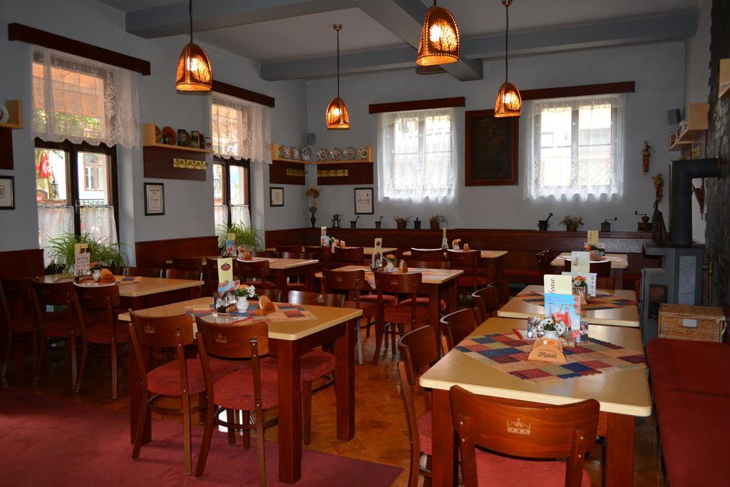 Hotel Koruna Karlstejn Ngoại thất bức ảnh