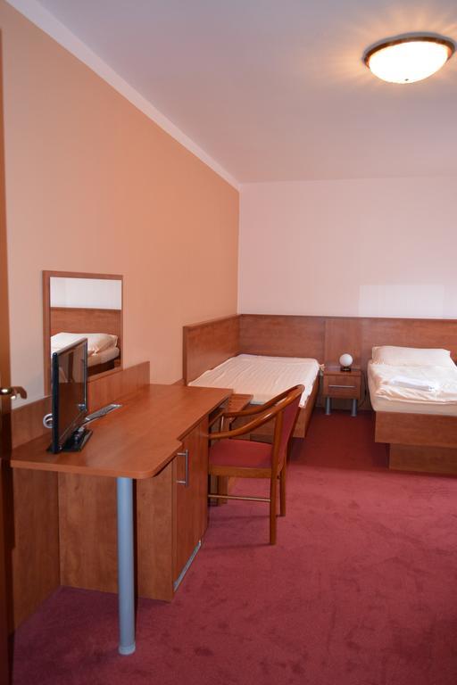 Hotel Koruna Karlstejn Phòng bức ảnh
