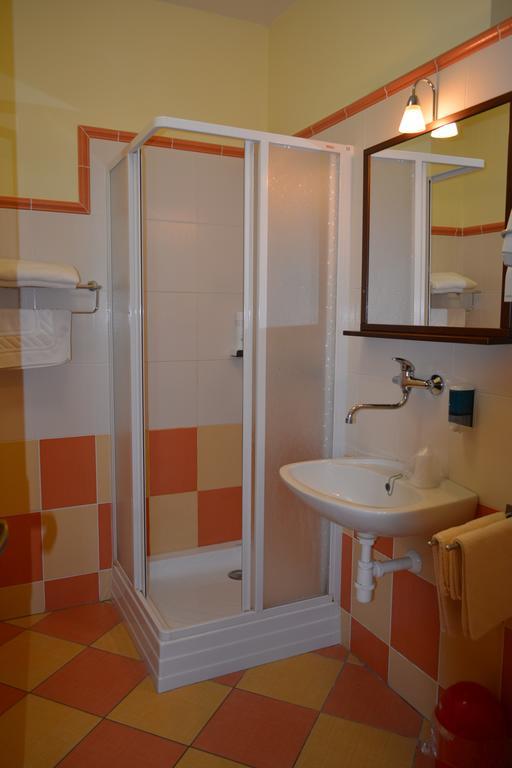 Hotel Koruna Karlstejn Phòng bức ảnh