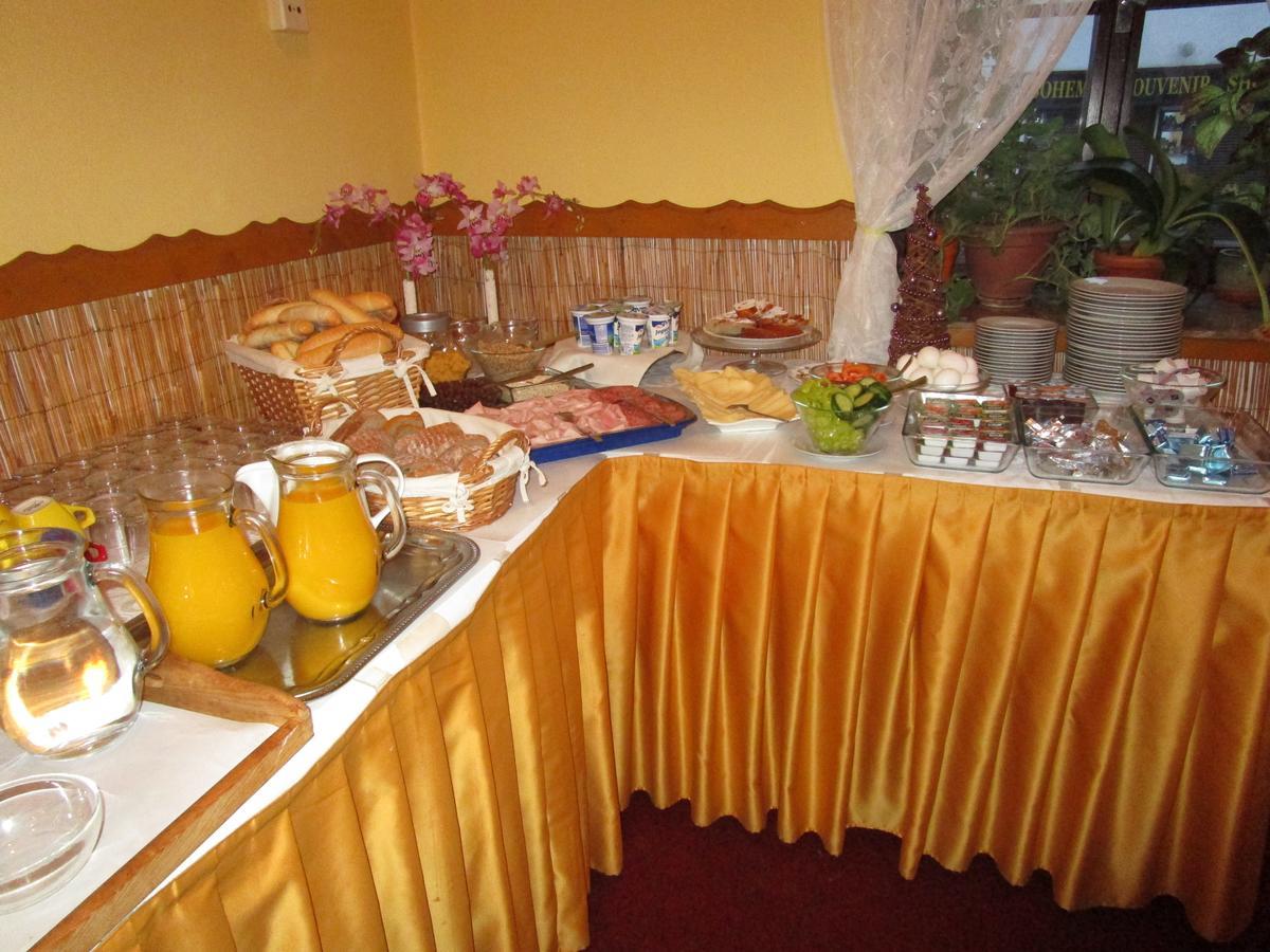 Hotel Koruna Karlstejn Ngoại thất bức ảnh