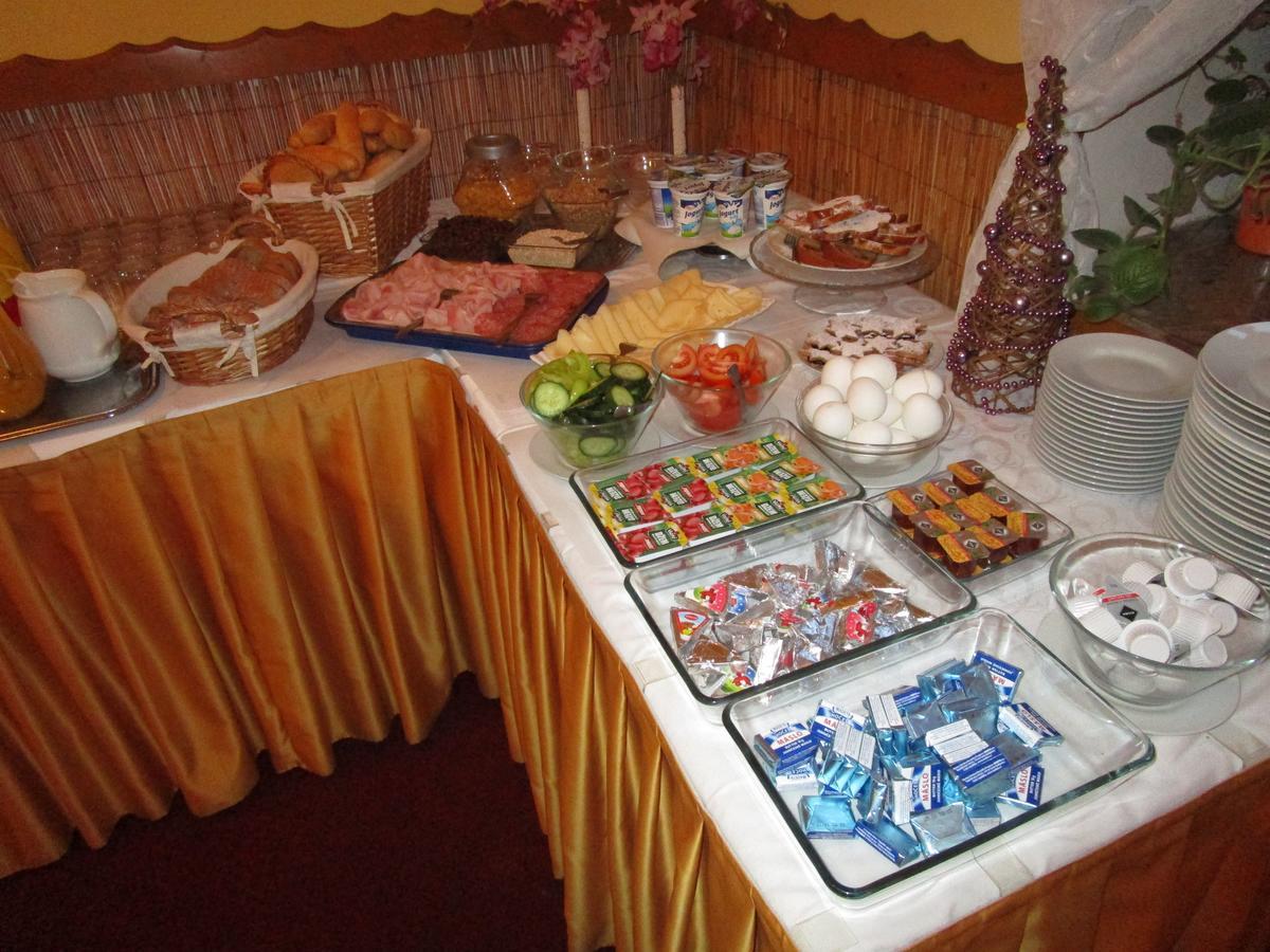 Hotel Koruna Karlstejn Ngoại thất bức ảnh